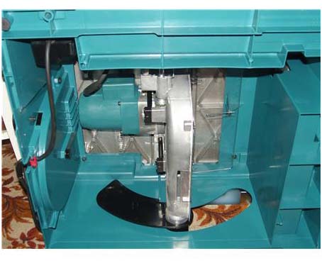 Загальний вигляд  настольной циркулярной пилы Makita 2704